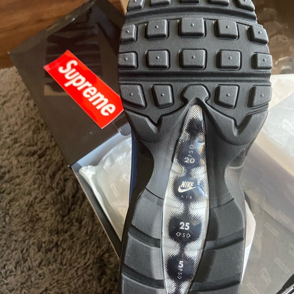 Nike supreme air max 95 lux main image 5